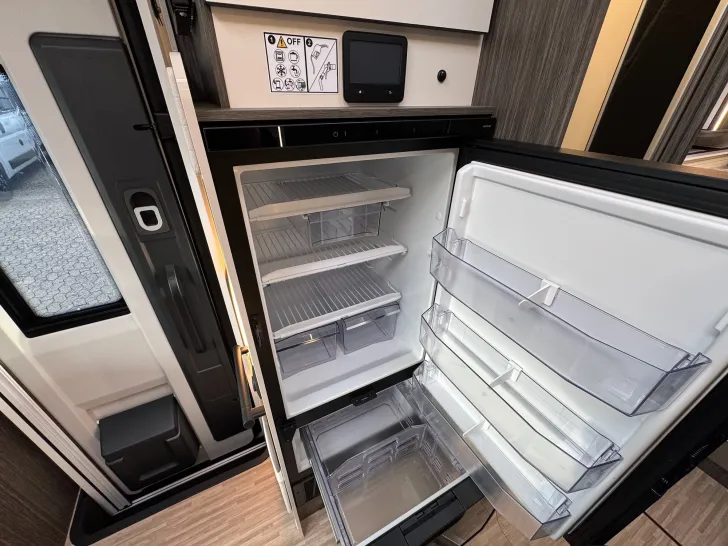 Fahrzeugbild Forster Integriert I 745 QF, 26, LITHIUM, SOLAR, TV #27