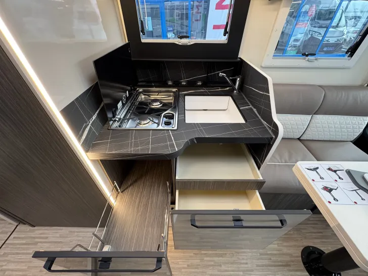 Fahrzeugbild Forster Integriert I 745 QF, 26, LITHIUM, SOLAR, TV #29