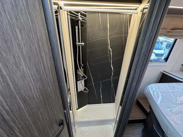 Fahrzeugbild Forster Integriert I 745 QF, 26, LITHIUM, SOLAR, TV #34