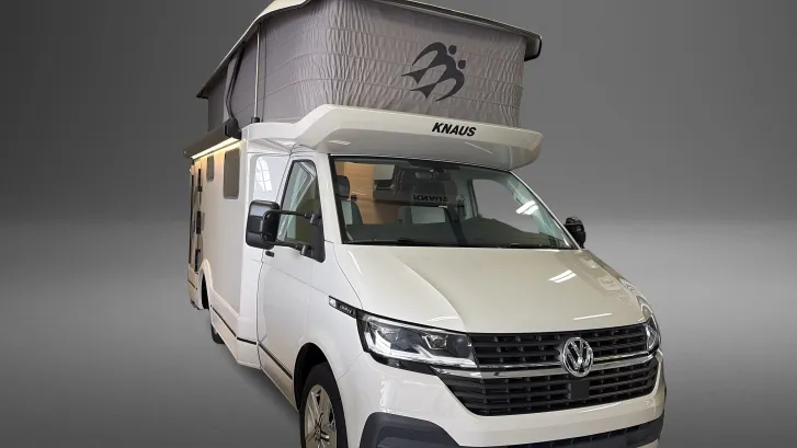 Schräg Vorne Knaus Tourer CUV 500 LT CUVISION