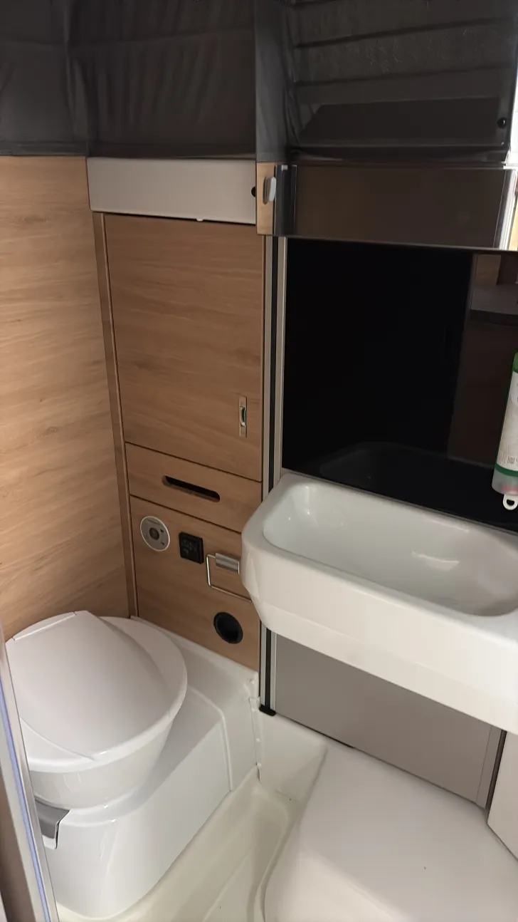 Toilette Knaus Tourer CUV 500 LT CUVISION