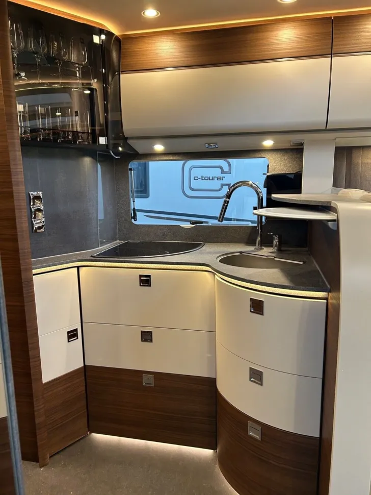 Fahrzeugbild Carthago chic c-line I 5.9 XL LE #13