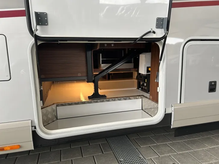 Fahrzeugbild Carthago chic c-line I 5.9 XL LE #25