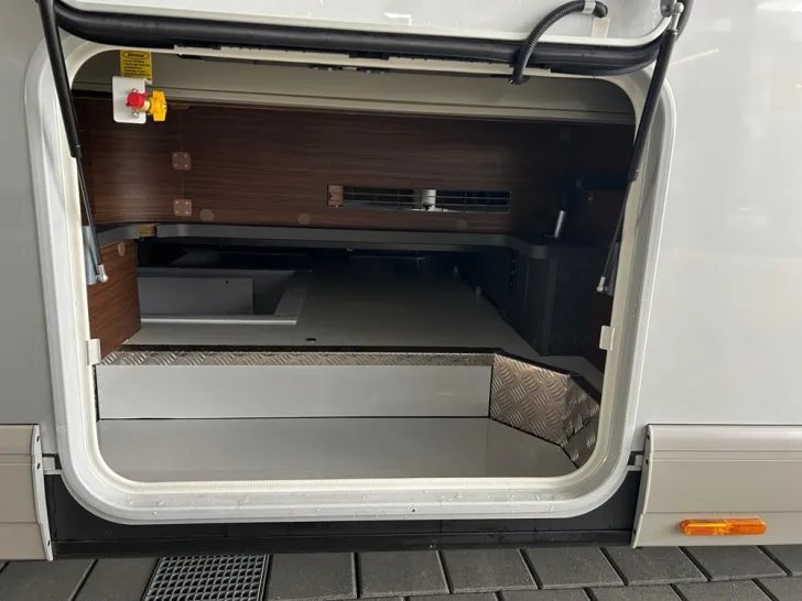 Fahrzeugbild Carthago chic c-line I 5.9 XL LE #26