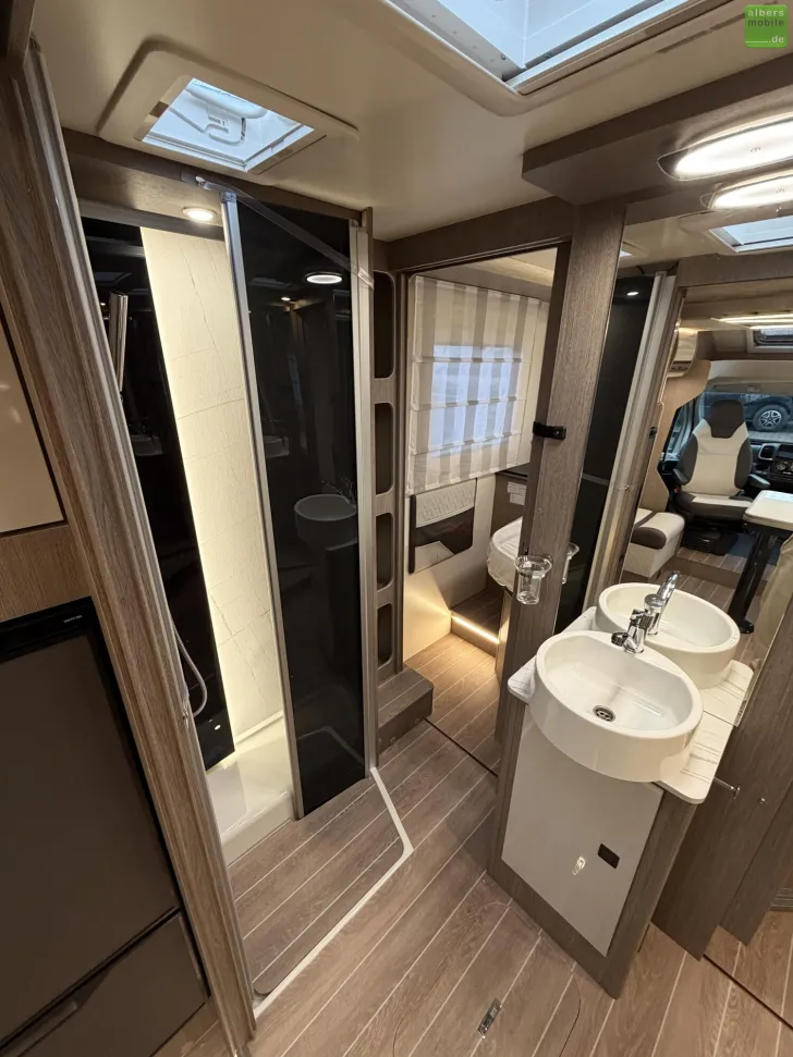 Fahrzeugbild Roller Team Zefiro Power Edition 266 TL 400W Solar 2xLithium #17