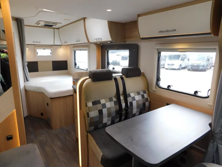 Fahrzeugbild Sunlight T 64 Hubbett, Solar, Wechselrichter, SAT, Klima #10