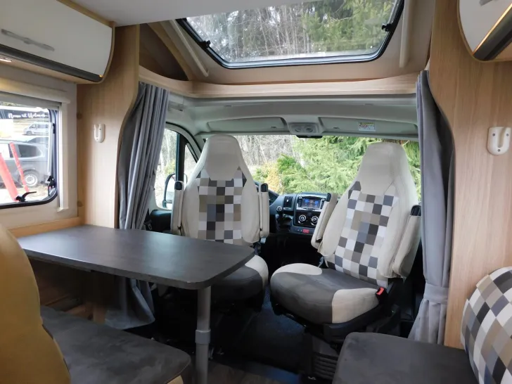 Fahrzeugbild Sunlight T 64 Hubbett, Solar, Wechselrichter, SAT, Klima #13