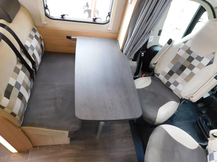 Fahrzeugbild Sunlight T 64 Hubbett, Solar, Wechselrichter, SAT, Klima #15