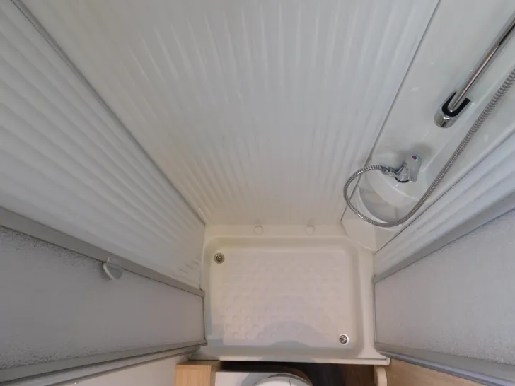 Fahrzeugbild Sunlight T 64 Hubbett, Solar, Wechselrichter, SAT, Klima #26