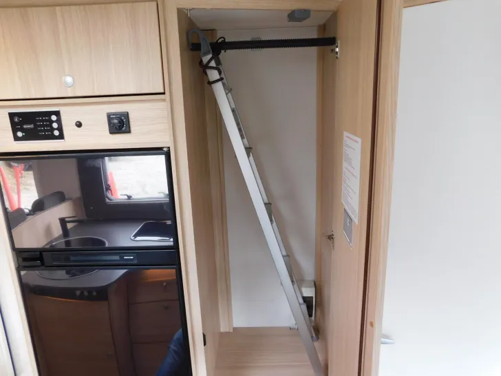 Fahrzeugbild Sunlight T 64 Hubbett, Solar, Wechselrichter, SAT, Klima #28