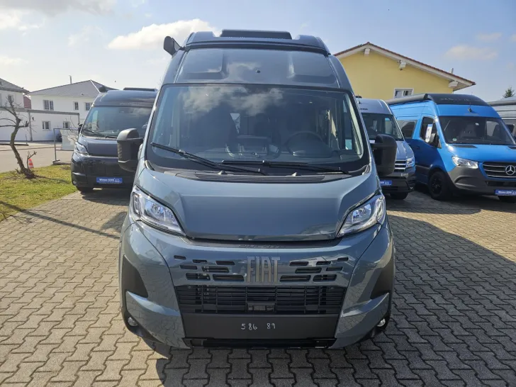 Fahrzeugbild Carado pro CV 600 Schlafdach|DigitalPaket|190Ah|8GAutom #20