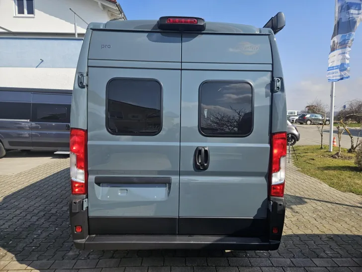 Fahrzeugbild Carado pro CV 600 Schlafdach|DigitalPaket|190Ah|8GAutom #21