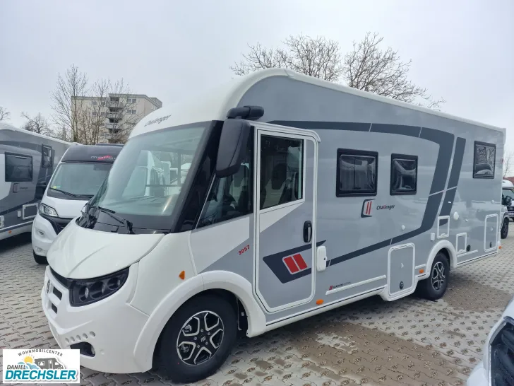 Fahrzeugbild Challenger 3057 Graphite Edition #2