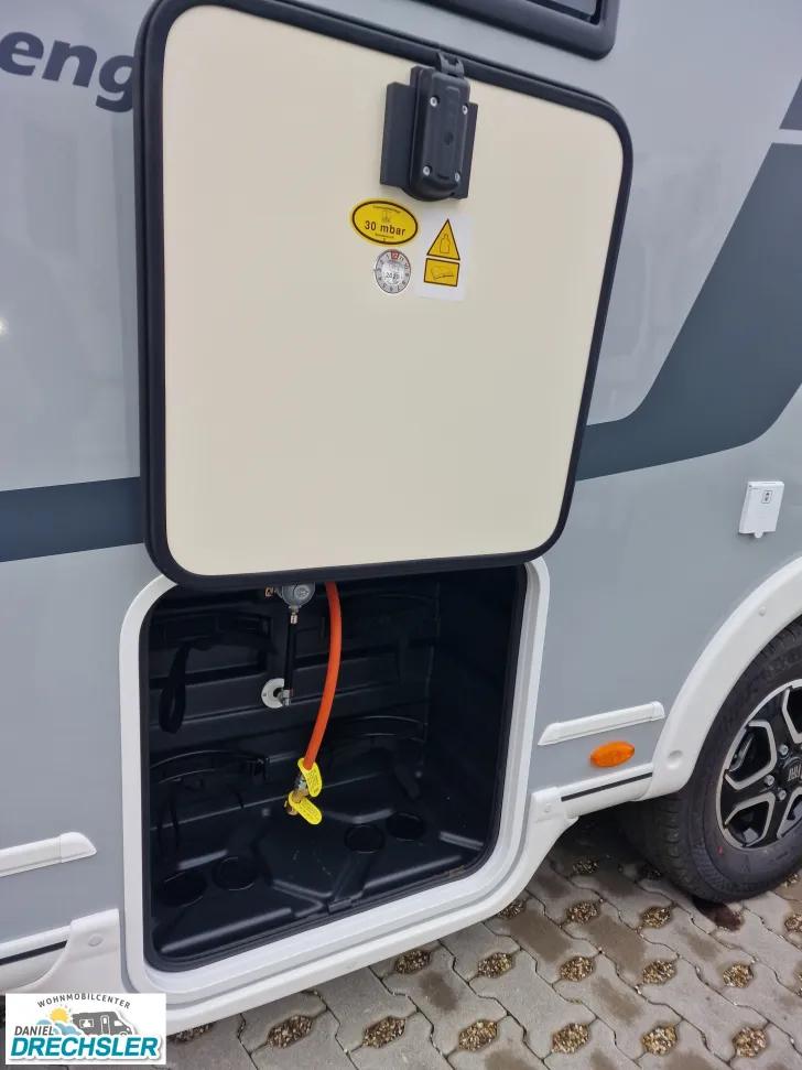 Fahrzeugbild Challenger 3057 Graphite Edition #7