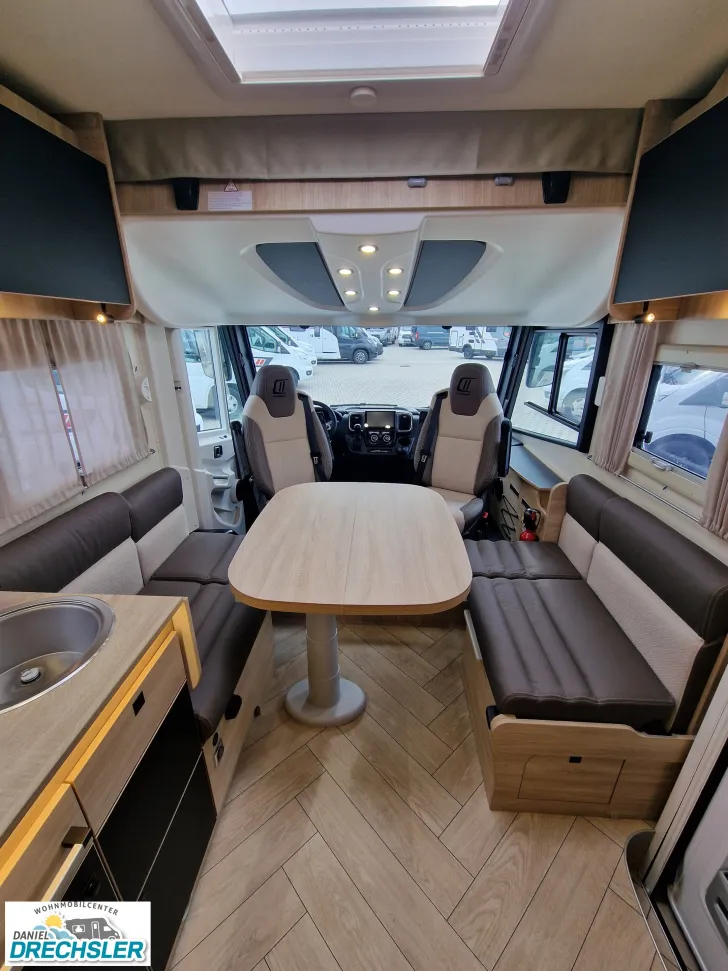 Fahrzeugbild Challenger 3057 Graphite Edition #12