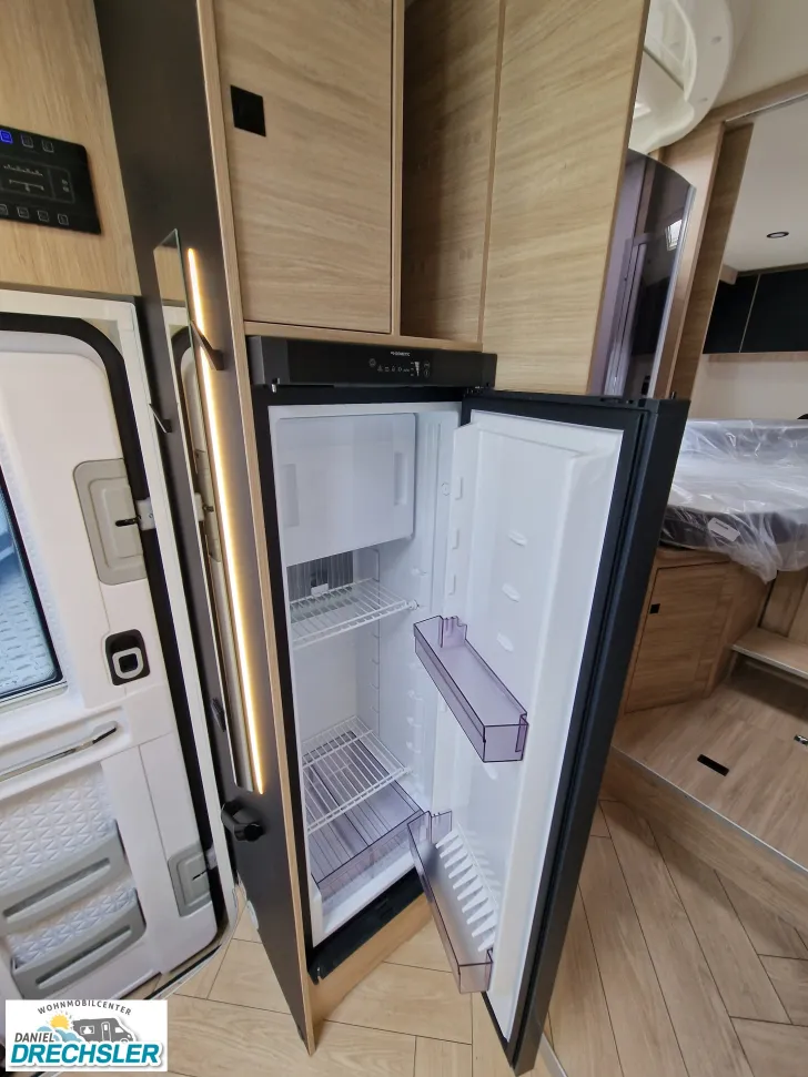 Fahrzeugbild Challenger 3057 Graphite Edition #17