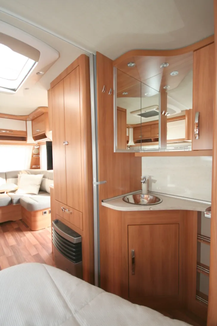 Fahrzeugbild Hymer Eriba Nova 465 Luxusline #5