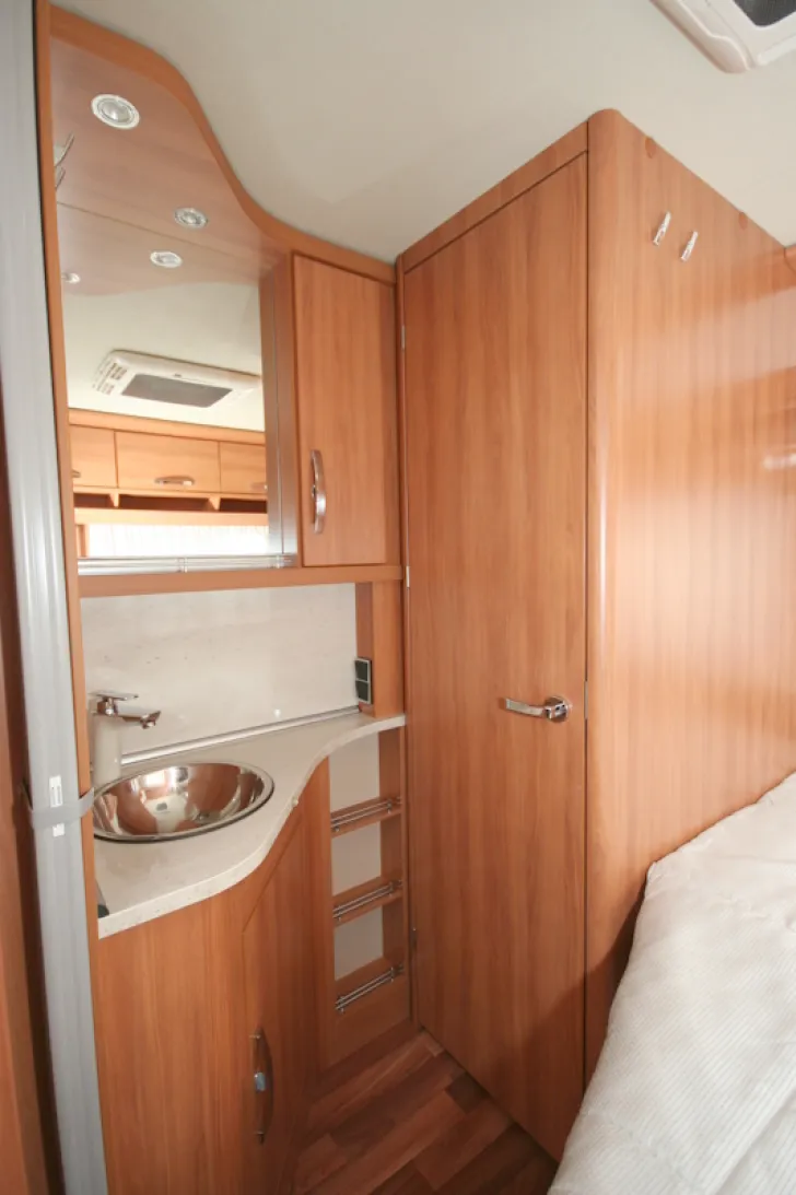 Fahrzeugbild Hymer Eriba Nova 465 Luxusline #14