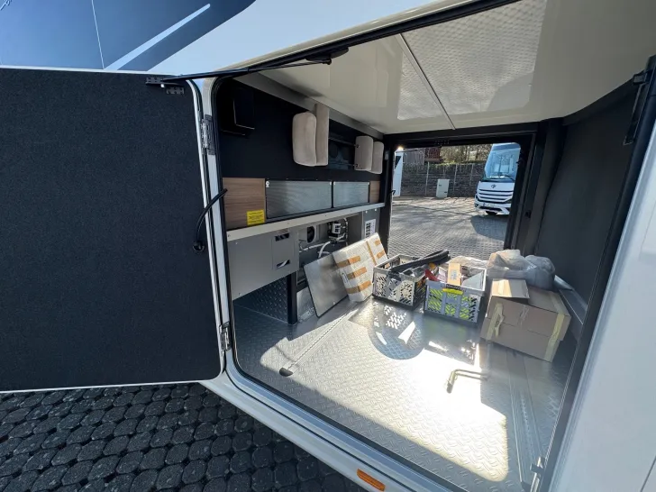 Fahrzeugbild Concorde Charisma 910 MI Graphite Edition MirrorC*Li-Ion #24