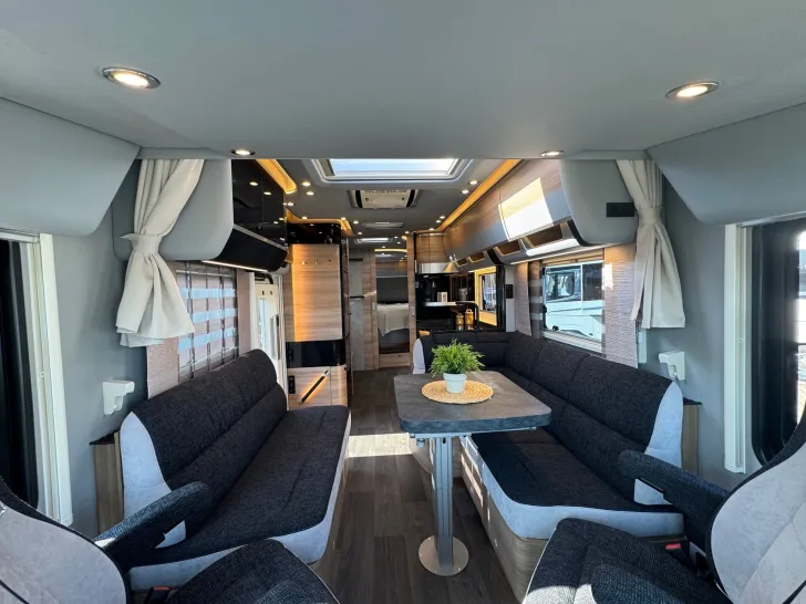 Fahrzeugbild Concorde Charisma 910 MI Graphite Edition MirrorC*Li-Ion #13