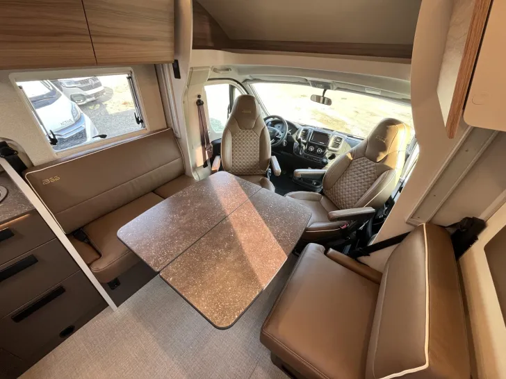 Fahrzeugbild Bürstner B66 TD 732 Lyseo |Hubbett|Kamera|SAT|Markise #9