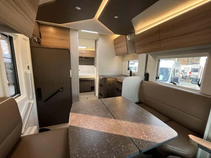 Fahrzeugbild Bürstner B66 TD 732 Lyseo |Hubbett|Kamera|SAT|Markise #18