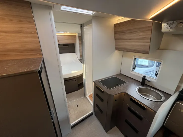 Fahrzeugbild Bürstner B66 TD 732 Lyseo |Hubbett|Kamera|SAT|Markise #20