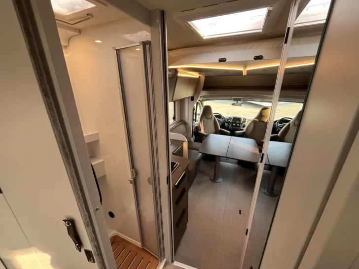 Fahrzeugbild Bürstner B66 TD 732 Lyseo |Hubbett|Kamera|SAT|Markise #21