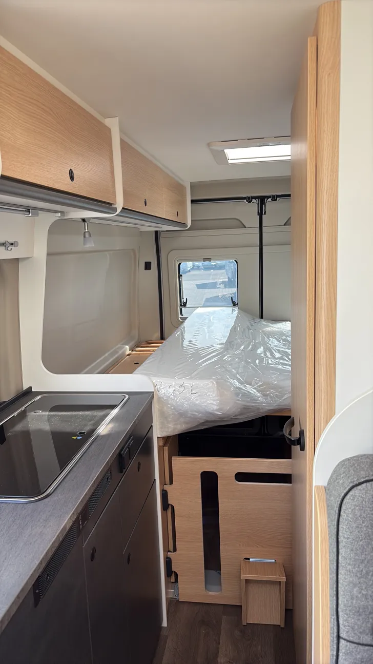 Sicht vorne-hinten Sunlight Camper Van Cliff640 Sofort verfügbar