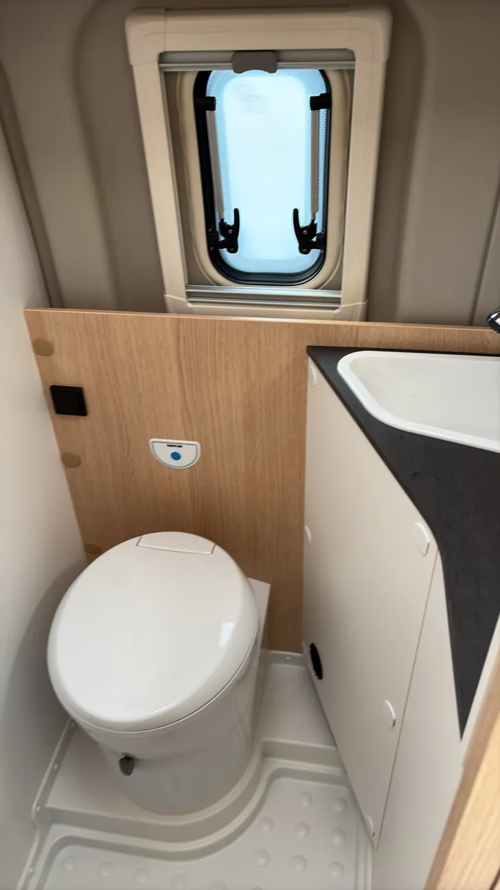 Toilette Sunlight Camper Van Cliff640 Sofort verfügbar
