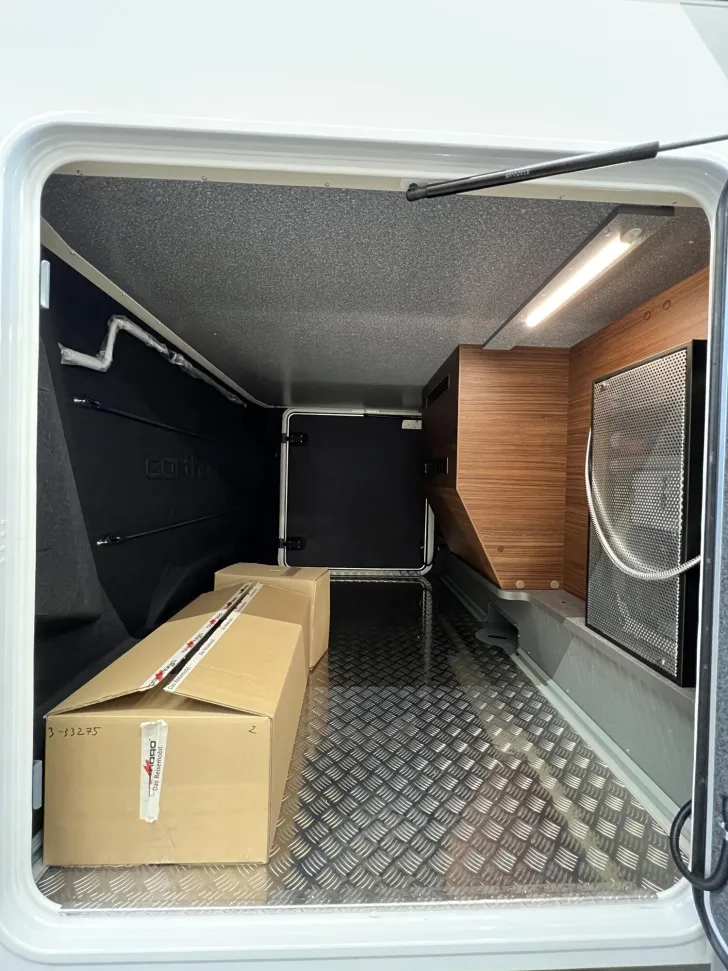 Fahrzeugbild Carthago chic c-line I 5.9 XL LE Mercedes (318) #43