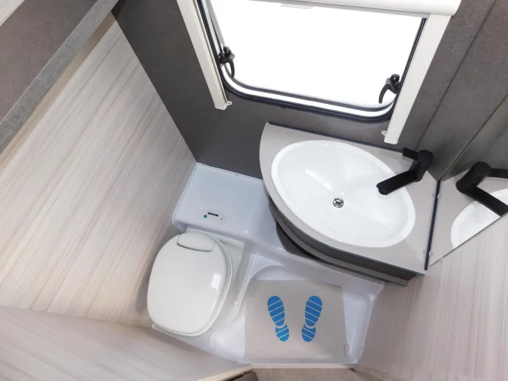 Fahrzeugbild Dethleffs c-joy Active 480 QLK Verfügbar ab November 2026 #16