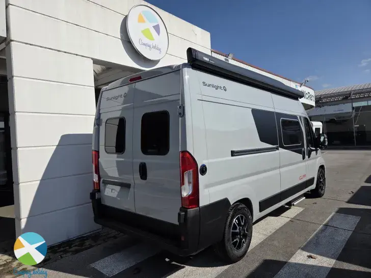 Seitlich Sunlight Camper Van CLIFF 600 Adventure Edition RT