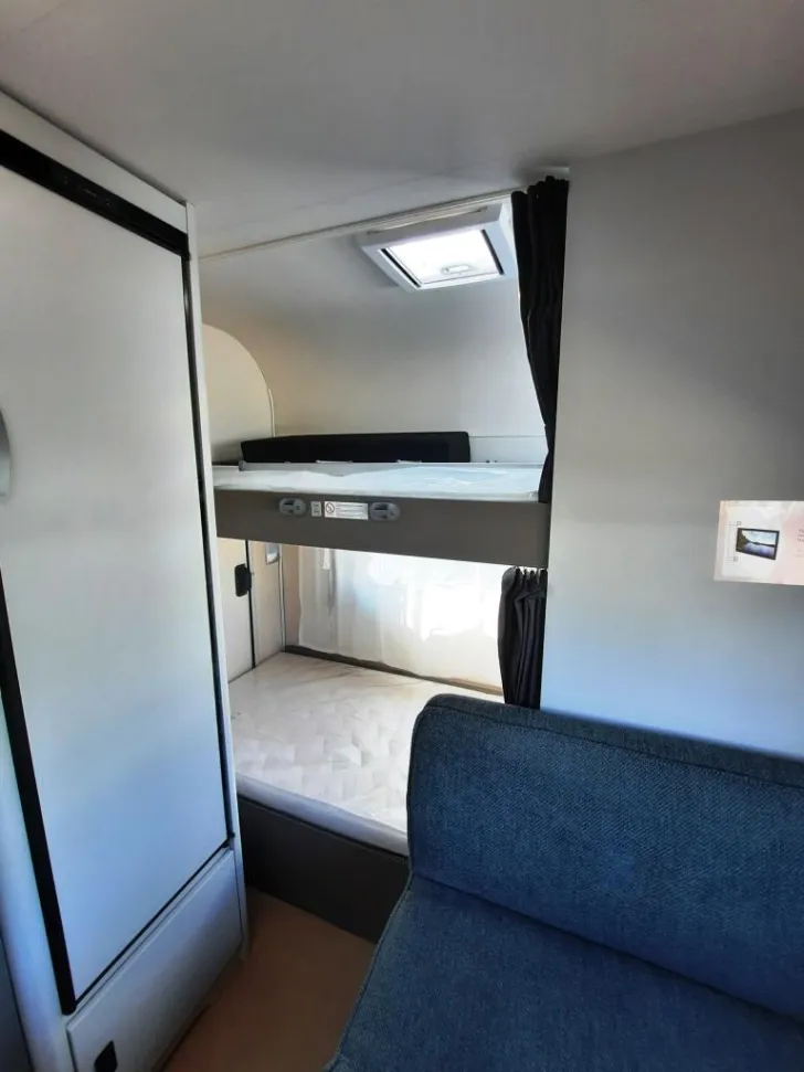 Fahrzeugbild Bürstner B66 480 TK Verfüg./Sparen Sie 3.670,- € #12