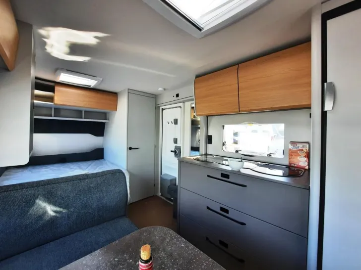 Fahrzeugbild Bürstner B66 480 TK Verfüg./Sparen Sie 3.670,- € #6