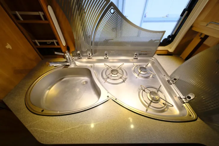 Fahrzeugbild Dethleffs T 6901 Eighty Edition/Festbett/Panorama/2xKlima #13