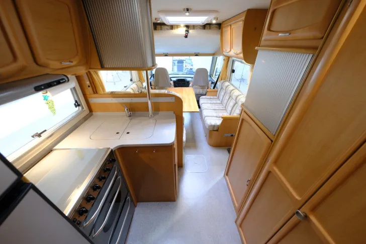 Fahrzeugbild Frankia I 8000 BD Luxury Class/1.Hand/Festbett+Hubbett #8