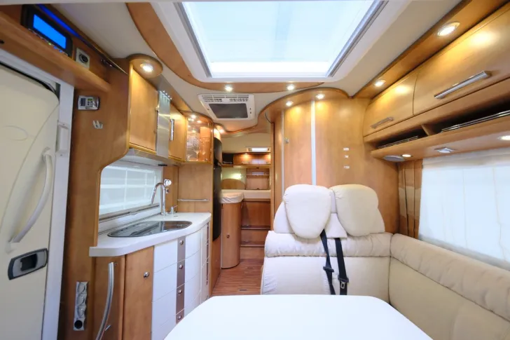 Fahrzeugbild Carthago Chic C- Line 4.2/Einzelbetten+Hubbett/2xKlima #10