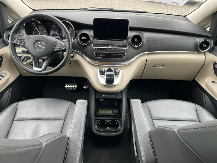 Fahrzeugbild Mercedes-Benz Marco Polo V 300d AMG #13