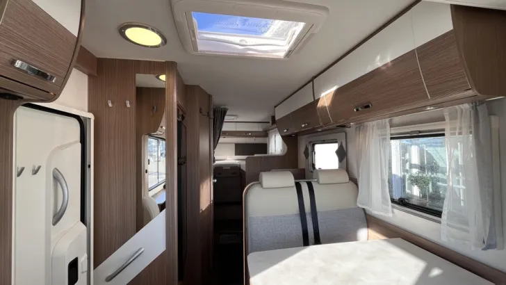 Fahrzeugbild Carado I 338 #7