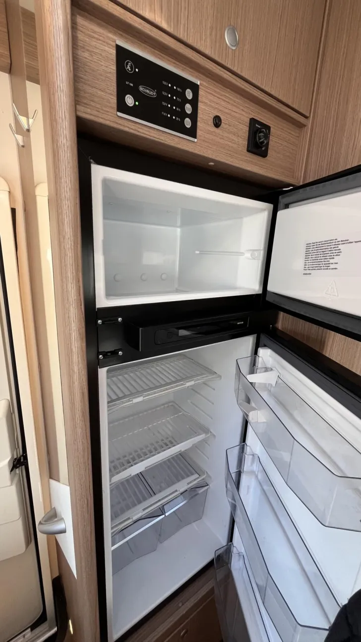 Fahrzeugbild Carado I 338 #9