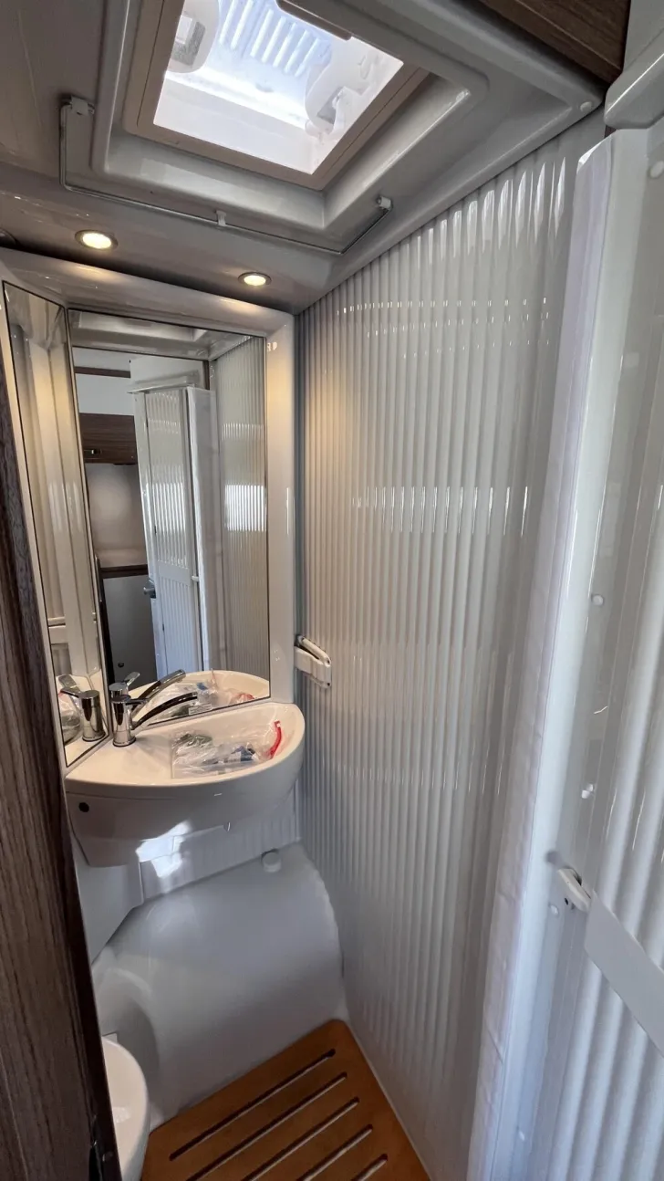 Fahrzeugbild Carado I 338 #12