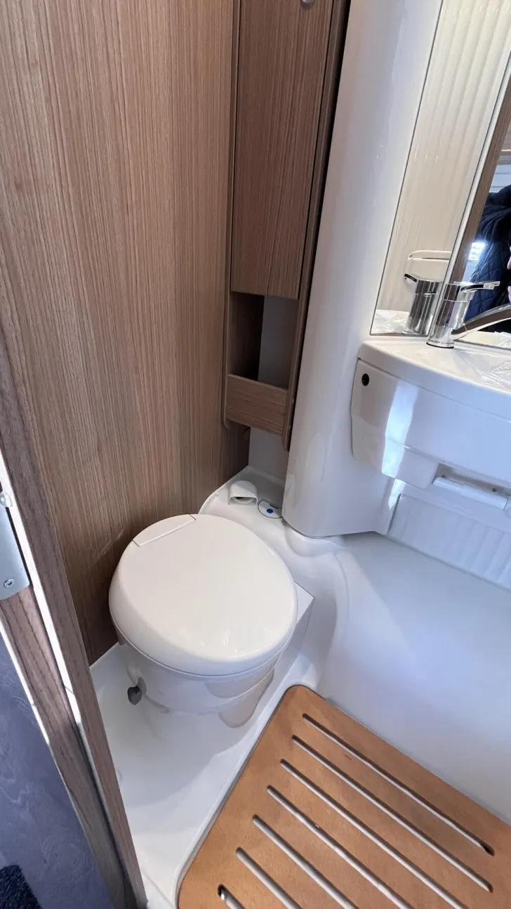 Fahrzeugbild Carado I 338 #13