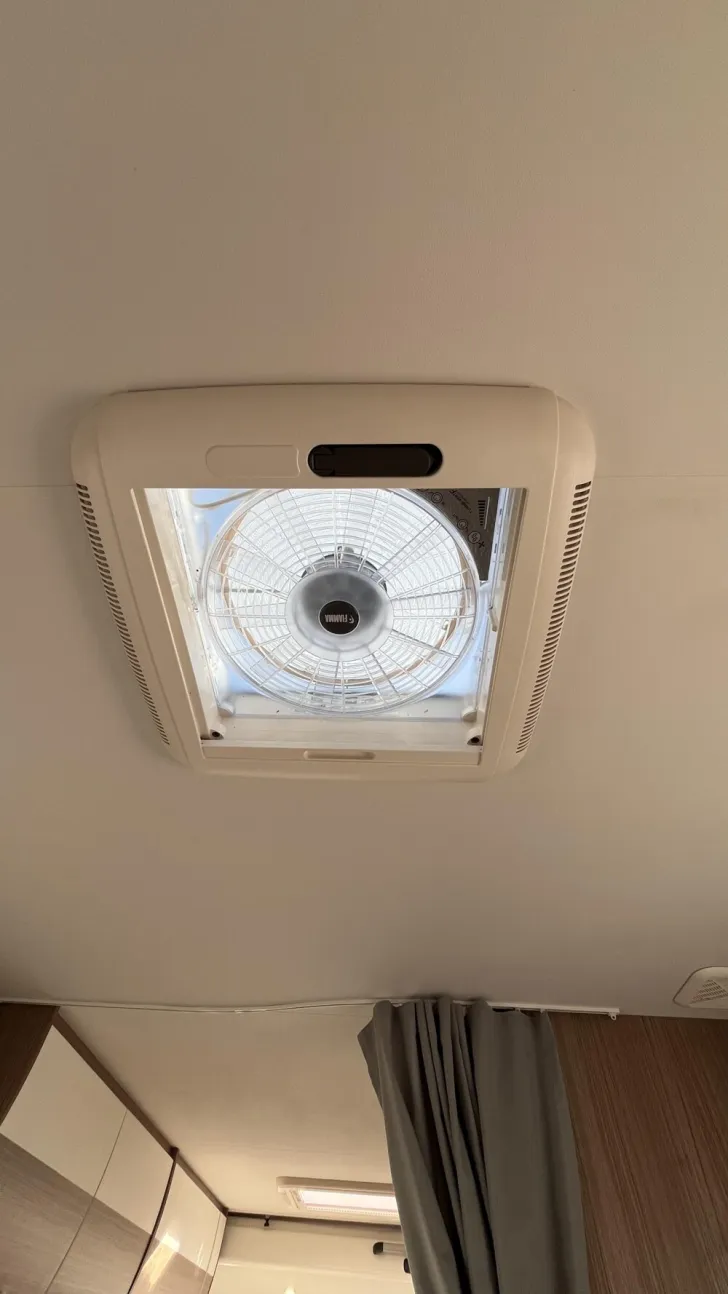 Fahrzeugbild Carado I 338 #15