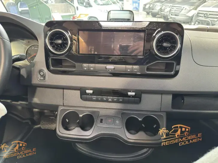 Fahrzeugbild Eura Mobil Integra Line GT 726EF Mondial Pakete MBUX #29