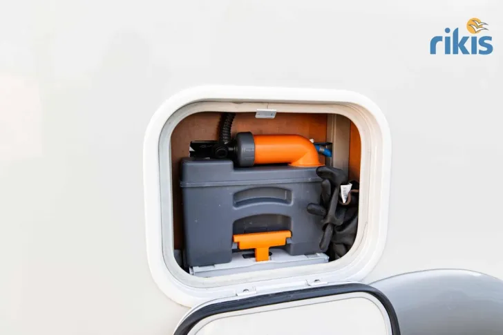 Fahrzeugbild Carthago chic c-line I 4.2 #8