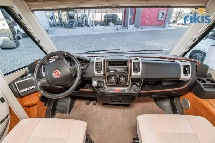 Fahrzeugbild Carthago chic c-line I 4.2 #13