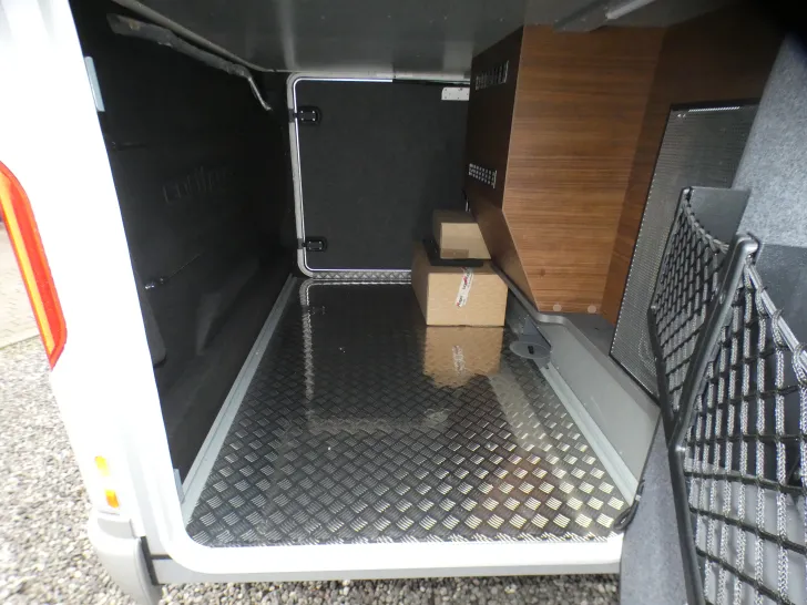 Fahrzeugbild Carthago chic c-line I 5.9 XL LE #6