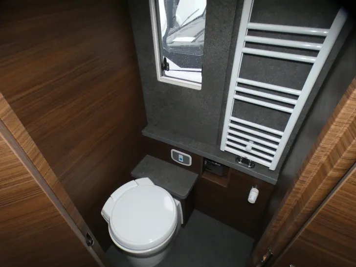 Fahrzeugbild Carthago chic c-line I 5.9 XL LE #17