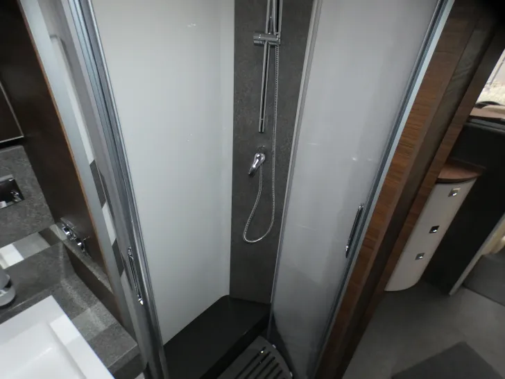 Fahrzeugbild Carthago chic c-line I 5.9 XL LE #19